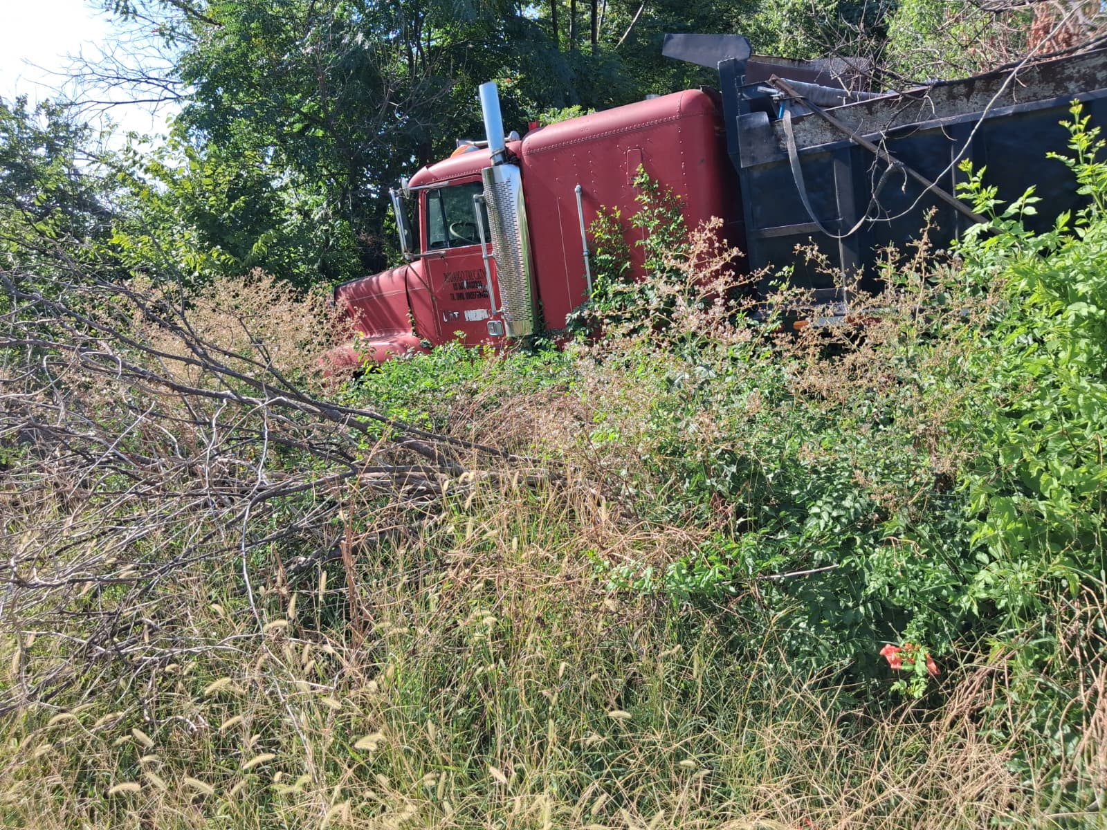 5 Fold Junker Removal dump truck